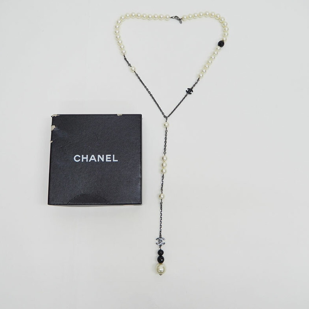 CHANEL pearl Y-shaped necklace 05P black pendant ladies - Picture 9 of 9